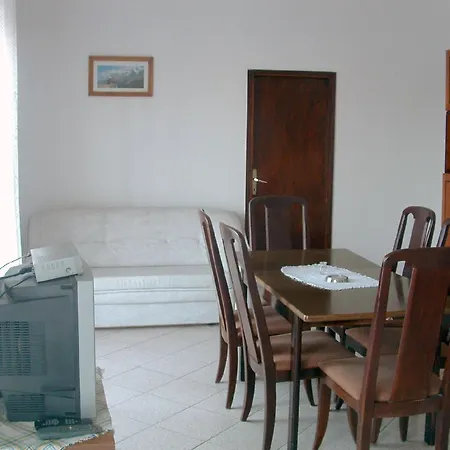 アパート Fuer 6 Personen Ca 90 Qm In Zidarici, Kvarner Bucht Krk マリンスカ